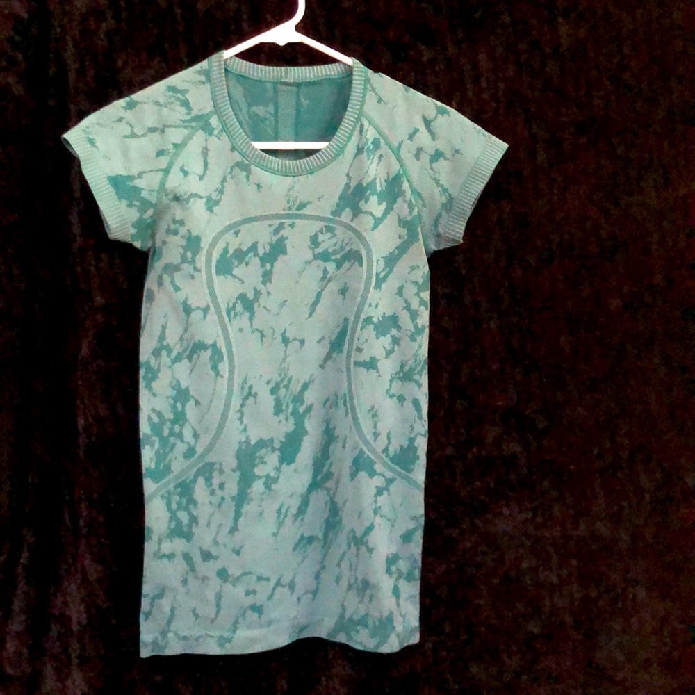 Lululemon Swifty tech short sleeve T shirt. Size 4